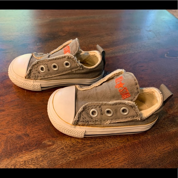 Laceless Infant Converse - Picture 2 of 4